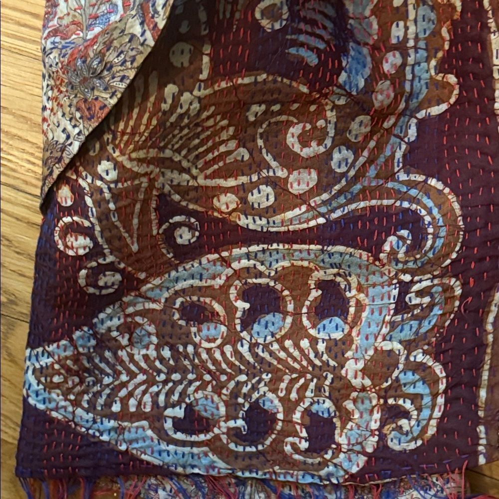 Gorgeous Tapestry Wrap/Scarf! - Picture 4 of 10